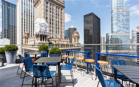 Best Chicago Rooftop Bars Bubbly Moments