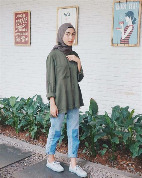 Outfit Hijab Rok Hitam ` Outfit Hijab Rok 1000 Di 2020 Gaya Berpakaian Gaya Model Pakaian