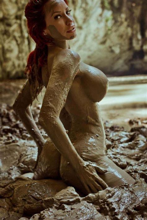 Naked Girl In Mud Porn HQ Photo Porno