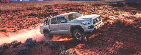 The hood scoop is pure visual decoration that doesn't connect to anything. 2020 Toyota Tacoma SR vs SR5 vs Limited vs TRD Pro vs TRD ...