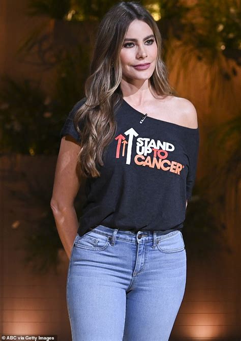 Sofia Vergara Opens Up About Thyroid Cancer At Stand Up To Cancer