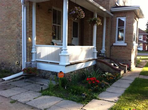 Railings Restored To Original To Match Front Porch And Side Steps Removed Old Houses Outdoor