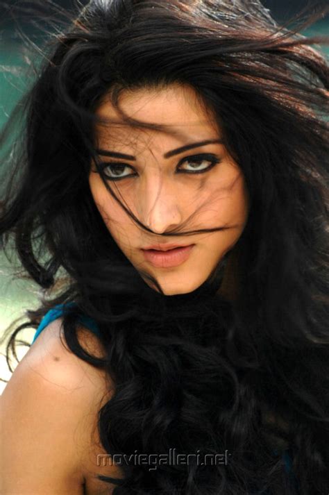 Picture 234566 Shruti Hassan Stills In 7am Arivu Mun Andhi Charal Song New Movie Posters