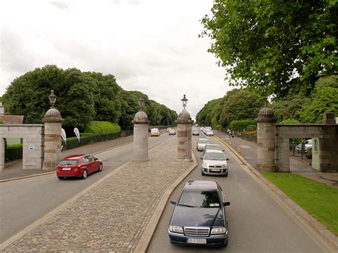 Phoenix Park Gates Chesterfield Avenue © David Dixon Cc By Sa20