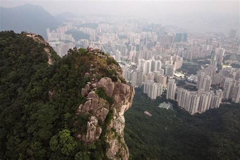 Guide To Lion Rock Hike Hong Kongs Most Iconic Mountain Livingoutlau