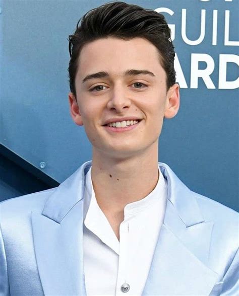 Noah Schnapp Schnapp Noah Future Boyfriend