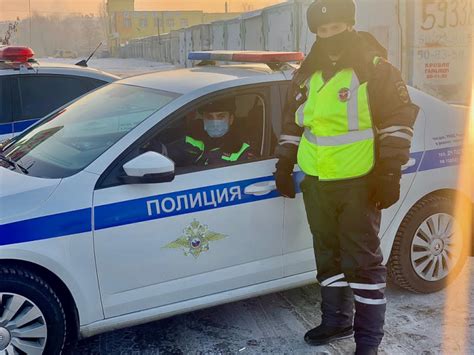 В Омске инспекторы ДПС помогли доставить ребенка с приступом в больницу ...