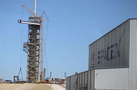 Spacex Adds New Astronaut Walkway To Historic Nasa Launch Pad