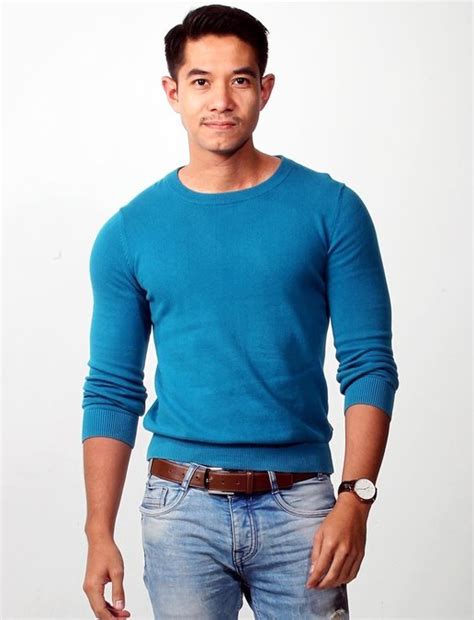 Amar asyraf, liyana jasmay, rania humaira, zee zainal, shasha raman, aprena manrose, iswan ismail, kuna muzani, anas ridzuan, aman graseka, rashidah jaafar, amanda misbun, kismah johar, julia farhana marin. Biodata Dan Latar Belakang Pelakon Iswan Ismail | Iluminasi
