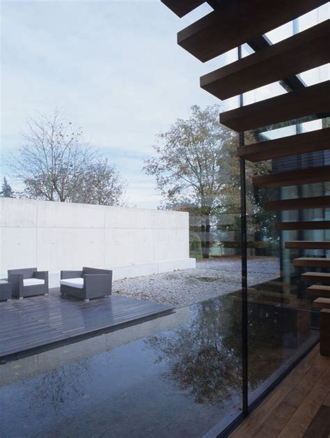 Die ideale adresse für alle, die die herrliche ruhe in einer ländlichen atmosphäre genießen wollen. HAUS SCHMID - Modernes Hanghaus im Dialog mit Altbestand ...