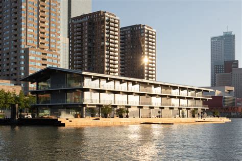 Powerhouse Company Builds Floating Office In Rotterdams Rijnhaven