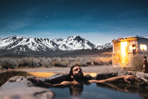 fotos gratis paisaje desierto persona montaña nieve invierno noche luz de sol mañana