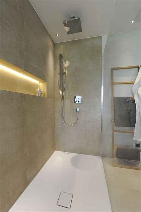 Brausegarnituren können ihre verwendung sowohl in der dusche als auch in der badewanne finden. Dusche Mit Sitzbank Und Ablage