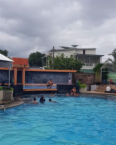 Sayangnya, mendesain kolam renang yang tepat bukan perkara yang mudah. 17 Kolam Renang di Makassar Untuk Liburan Keluarga