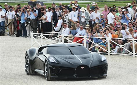 Cea mai scumpă mașină din istorie Noul model Bugatti cumpărat cu FOTO