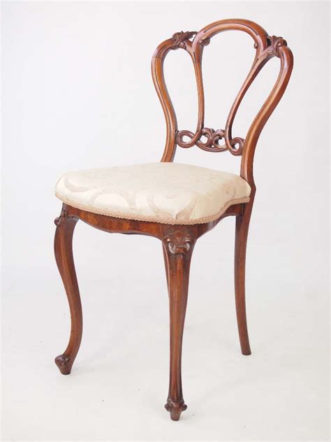 At alibaba.com, old chair are made from various kinds of materials such as wood, metals, leather, and fabric, which offer unique user experiences and aesthetics to cater to every kind of taste. Small Antique Victorian Walnut Balloon Back Chair