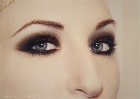 Black Smokey Eyes Makeup Step By Step Tutorial Stylo Planet