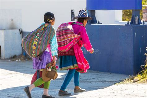 Gente Peruana Imagen De Archivo Imagen De Turismo Hembra 102982737