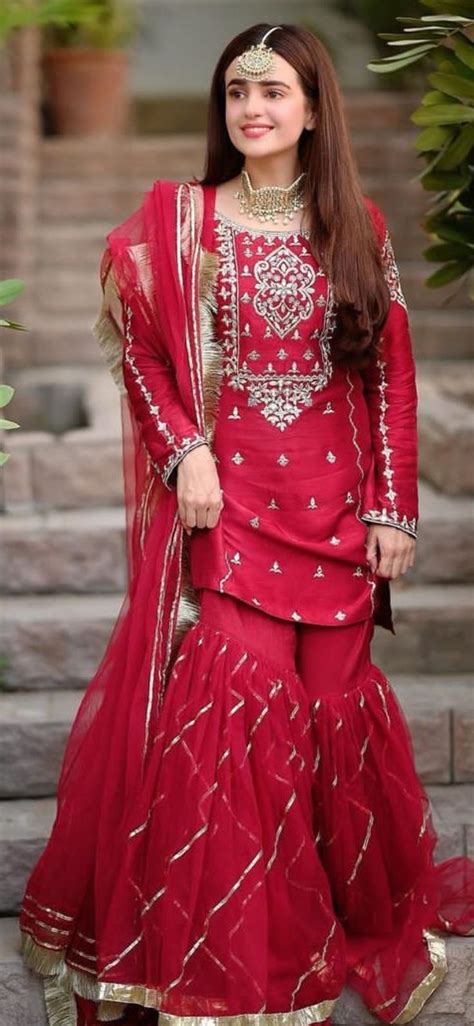 Pin By Mara Butt On Wedding Pakistani Fancy Dresses Stylish Dresses For Girls Simple