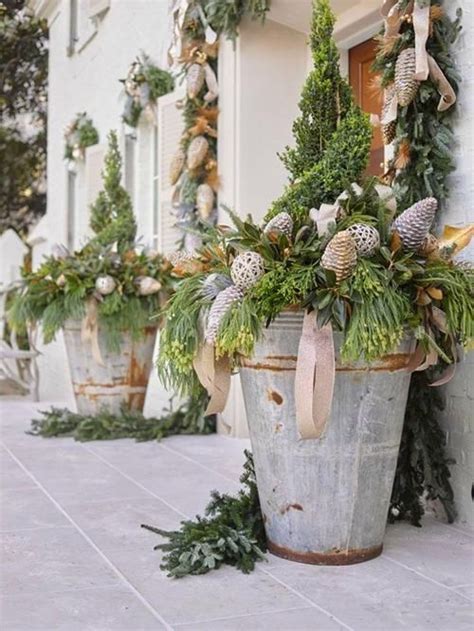 20 Gorgeous Outdoor Winter Decorating Ideas Sweetyhomee