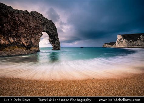 Uk England Dorset Durdle Door Beach And Famous Rock Arch During