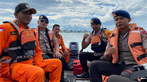 Penyeberangan Di Pelabuhan Bajoe Kembali Dibuka Sar Brimob Perkuat