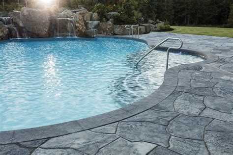 Rosetta grand flagstone is the perfect solution for creating a natural look in your outdoor living space. Rosetta Grand Flagstone Slab Barkman Concrete | Winnipeg ...