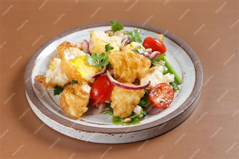 Premium Photo Yum Kai Dao Is Thailand Crispy Fried Egg Salad