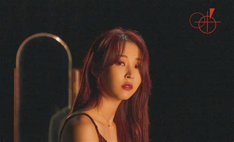 Mamamoo S Moon Byul Drops Alluring Poster For Upcoming Solo Concert Director’s Cut 6equence