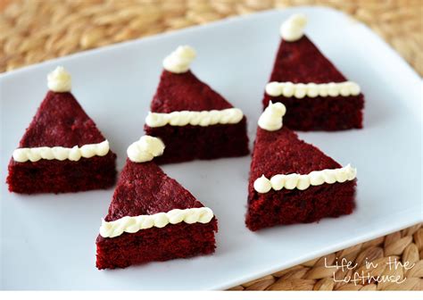 Otrzymaj 10.000 s stockowego materiału wideo christmas brownies and blondies with z 29.97 kl./s. Red Velvet Santa Hat Brownies
