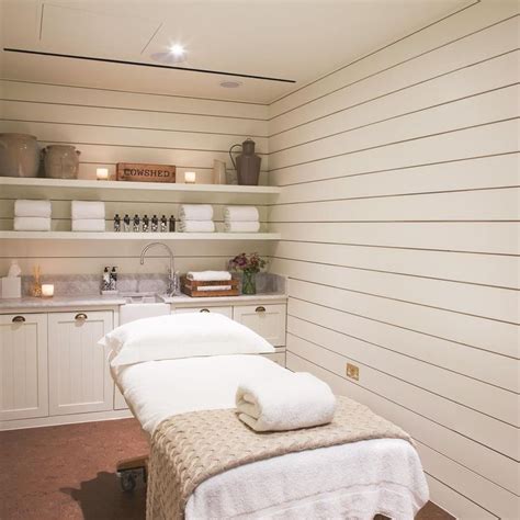 Sala De Masaje Treatmentrooms In 2020 Massage Room Decor Massage