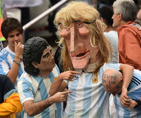 Dos Barristas Argentinos Fueron Detenidos En El Estadio Arena