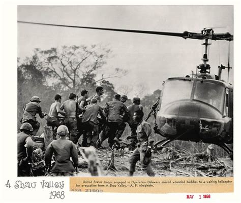 1968 Us Troops Move Wounded In Operation Delaware In A S Flickr