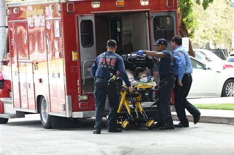 Miami Shooting Fbi 2 Fbi Agents Killed 3 Others Wounded In Raid In