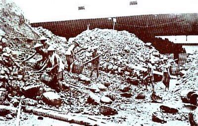 Tanah melayu yang kaya dengan bahan mineral tersebut dieksploitasi oleh british. Sejarah: Kesan Sosial daripada Penanaman Getah dan ...