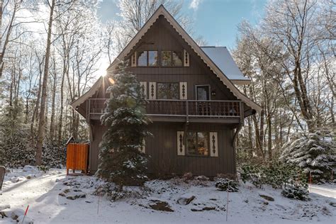Maybe you would like to learn more about one of these? Group Cabin | Pocono Pines, Pennsylvania | Glamping Hub