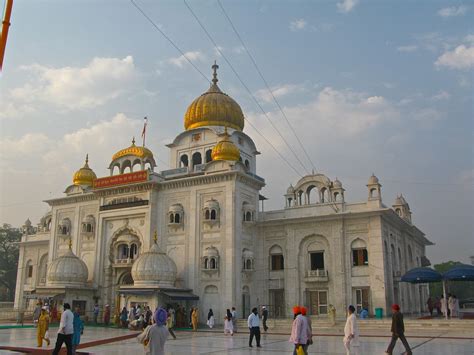 ملفfront View Of Gurudwara Bangla Sahib Delhi المعرفة