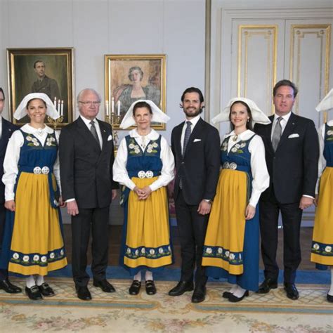 La Familia Real Sueca En El Día Nacional De Suecia 2017 La Familia