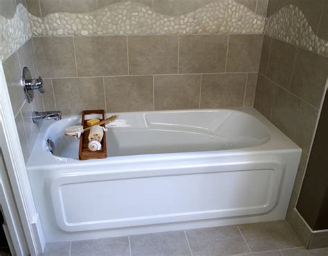 As the name suggests, the bather is able to sit, well by substituting depth for length and width, soaking tubs save considerable amounts of space within the bathroom and use much less water than the. Deep Bathtubs For Small Bathrooms | Soaking Tubs For Small ...