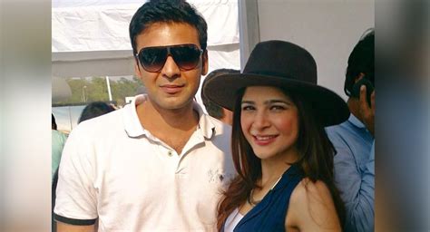 Ayesha Omar Pens A Heartfelt Note For Her Big Brother