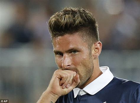Prohaircut.com, brings you with professional haircut techniques, most updated hairstyle trends and your personalized hairstyle. Olivier Giroud is not the best striker in the world... but ...