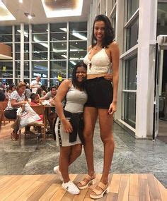 Amazon Girl Tall Women Fashion Human Oddities Cool Poses