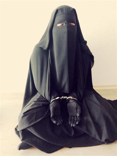 Gagged Niqabi In Handcuffs Veiled Amy Flickr