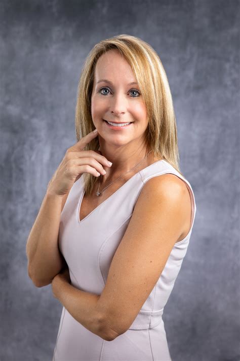 A Realtor's Guide to Getting Great Headshots - Cindi Fortmann Photography