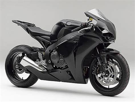 This was taken in a old video from the 2014 summer. motorcycle news: Video: Honda CBR1000RR Fireblade VS ...