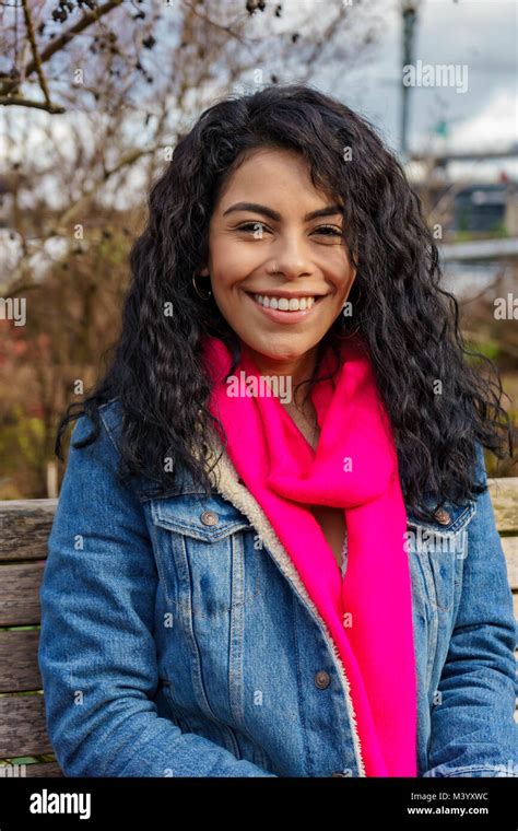 Hispanic Female Long Hair Hi Res Stock Photography And Images Alamy