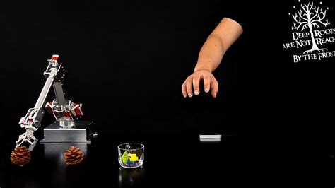7bot Desktop Robot Arm Gesture Control Using Leap Motion Youtube