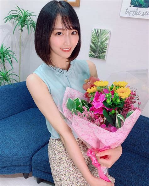 いいね！4 290件、コメント116件 ― 川瀬 もえ Kawasemoe Kawasemoe のinstagramアカウント 「おはよう お花貰うとうれしいな 1日1川瀬」 レディ