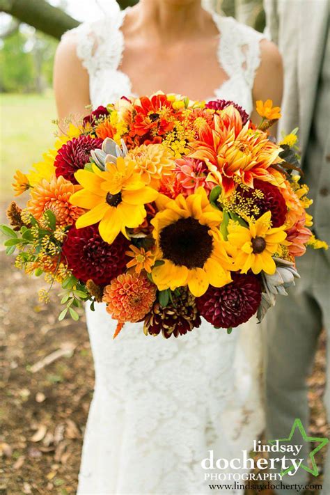 15 Fall Wedding Bouquets