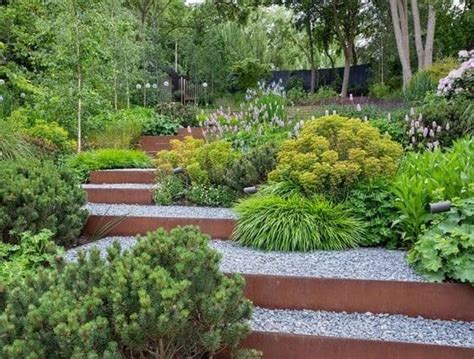 How To Landscape A Sloping Garden 32 Sloping Garden Ideas Billyoh